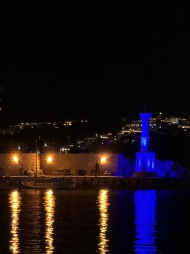 Ο Δήμος Χερσονήσου  φώτισε «μπλε» το φάρο στο Λιμ. Χερσονήσου για την Παγκόσμια Ημέρα Ευχής